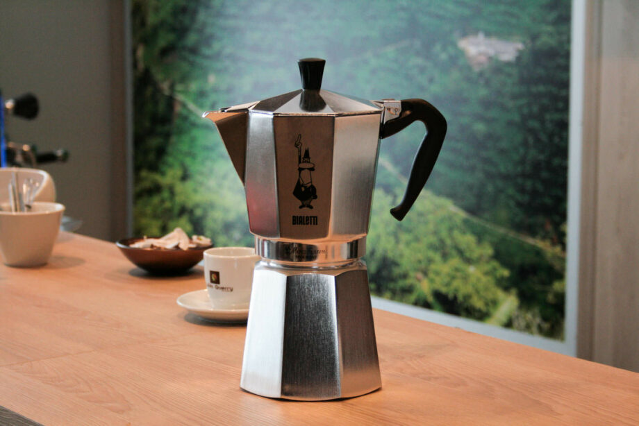 Cafetière italienne Bialetti Moka Express 12 tasses - Cafetières