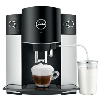 Jura D6 de face avec pot à lait connecté à la buse lait mousse fine.