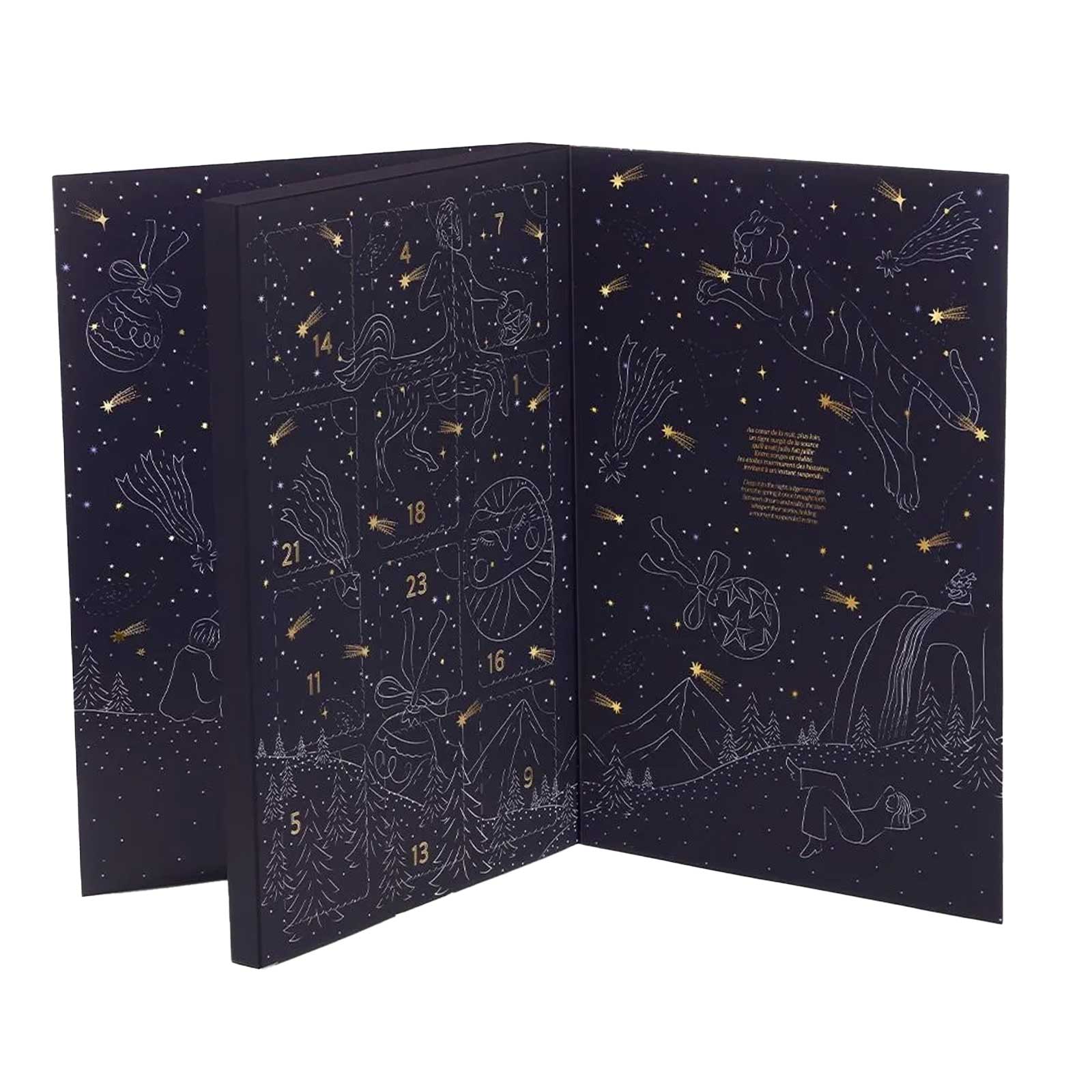 Calendrier de l'avent déplié en carton bleu nuit orné d'illustrations célestes dorées, avec des volets numérotés et un motif de tigre stylisé