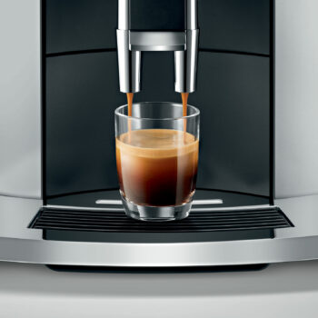 Préparation d'un espresso avec la JURA E6 Platinum (EB)