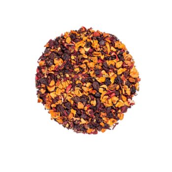 Infusion bio Kusmi Tea AquaRosa en vrac, gros plan sur les fruits séchés colorés