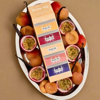 Coffret Kusmi Tea Les Infusions assortiment avec fruits frais, fruits de la passion et gousses de vanille