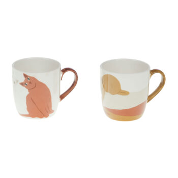 Deux mugs en céramique, l'un avec un motif de chat roux assis, l'autre avec un motif abstrait aux couleurs chaudes.