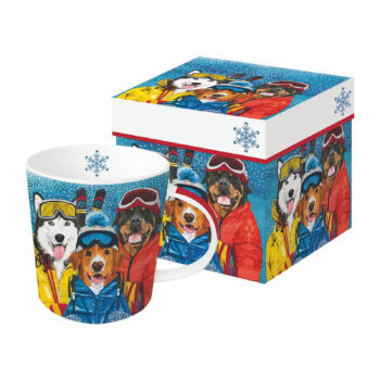 Mug PPD Ski Dogs 40cl avec illustration de chiens skieurs espiègles, fond enneigé, présenté dans sa boîte assortie.