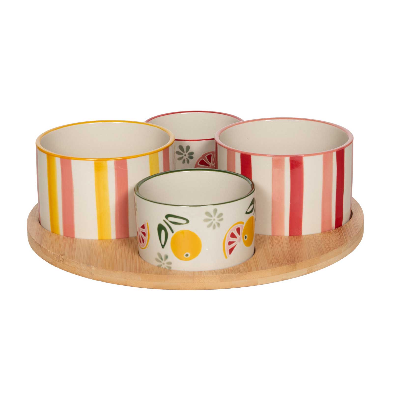 Coffret apéritif Zestine avec plateau rond en bois naturel et quatre bols en grès décorés de rayures multicolores et de fruits stylisés