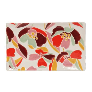 Plateau rectangulaire Alexia en faïence émaillée, décor floral rouge, bordeaux, rose, vert et jaune sur fond blanc cassé