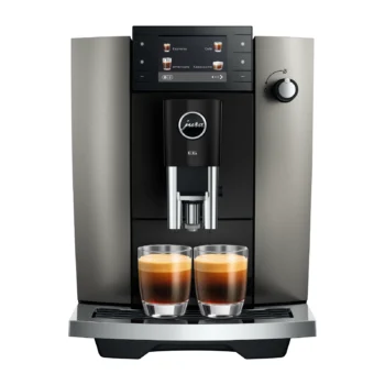 Machine à expresso automatique Jura E6 gris anthracite avec écran tactile, préparant deux tasses de café noir sur le plateau égouttoir