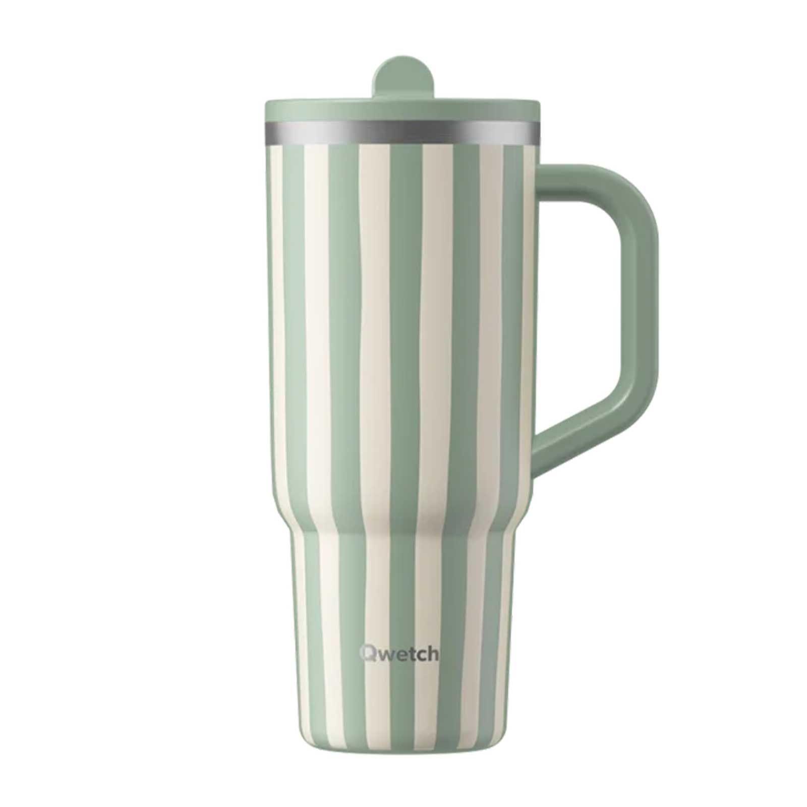 Gobelet isotherme Qwetch avec une anse, arborant un motif à rayures verticales vert sauge et blanc crème, design élégant et moderne.